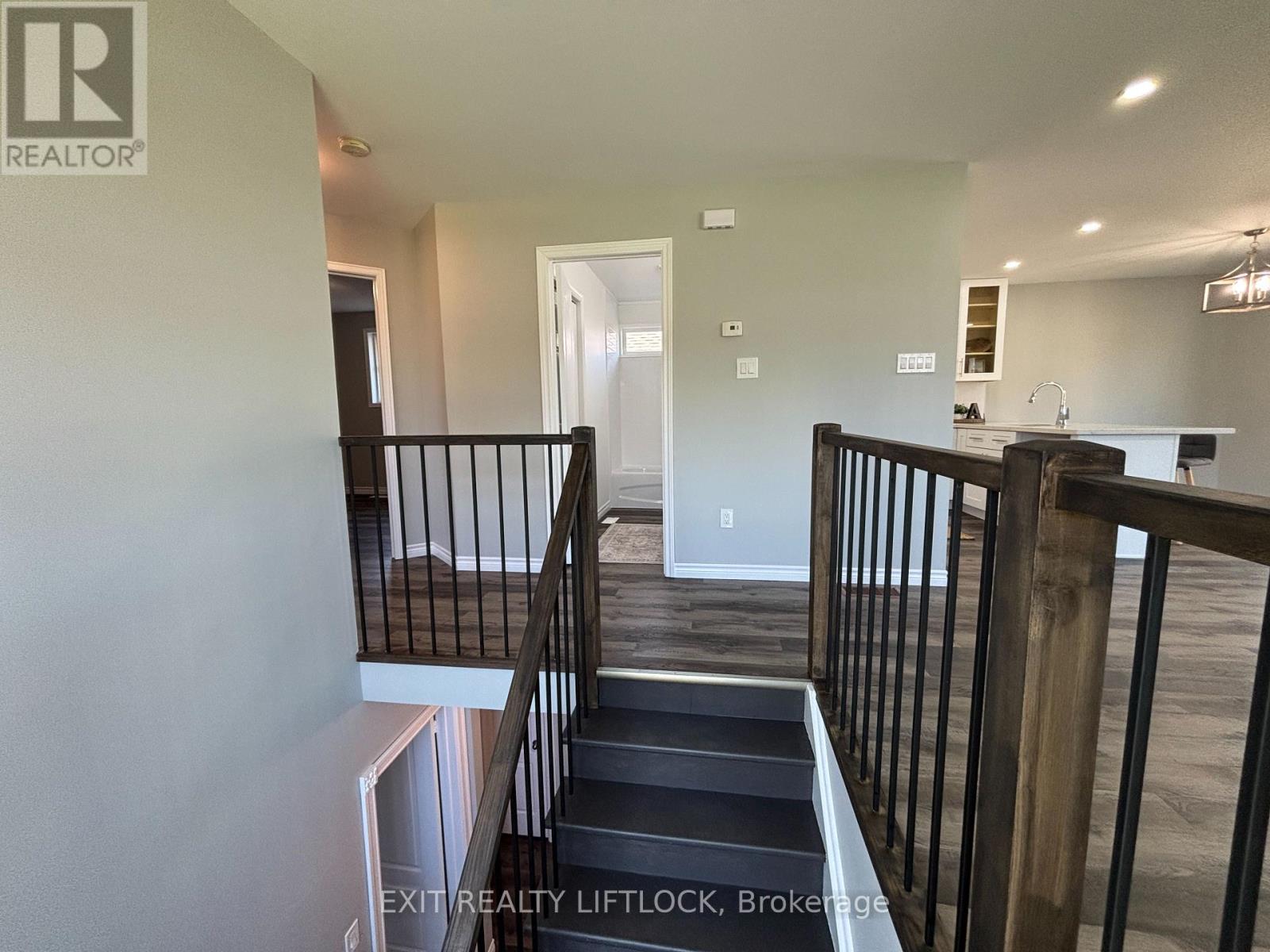 Photo 4 of 1018 Baker Street, Peterborough North ON