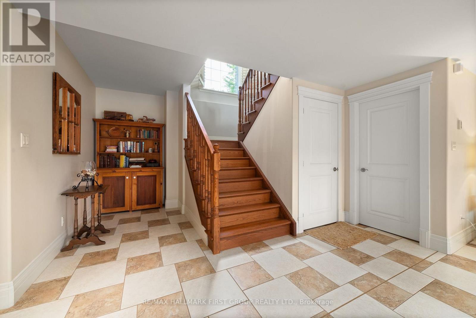 Photo 12 of 22 Rosslyn Drive, Brighton ON