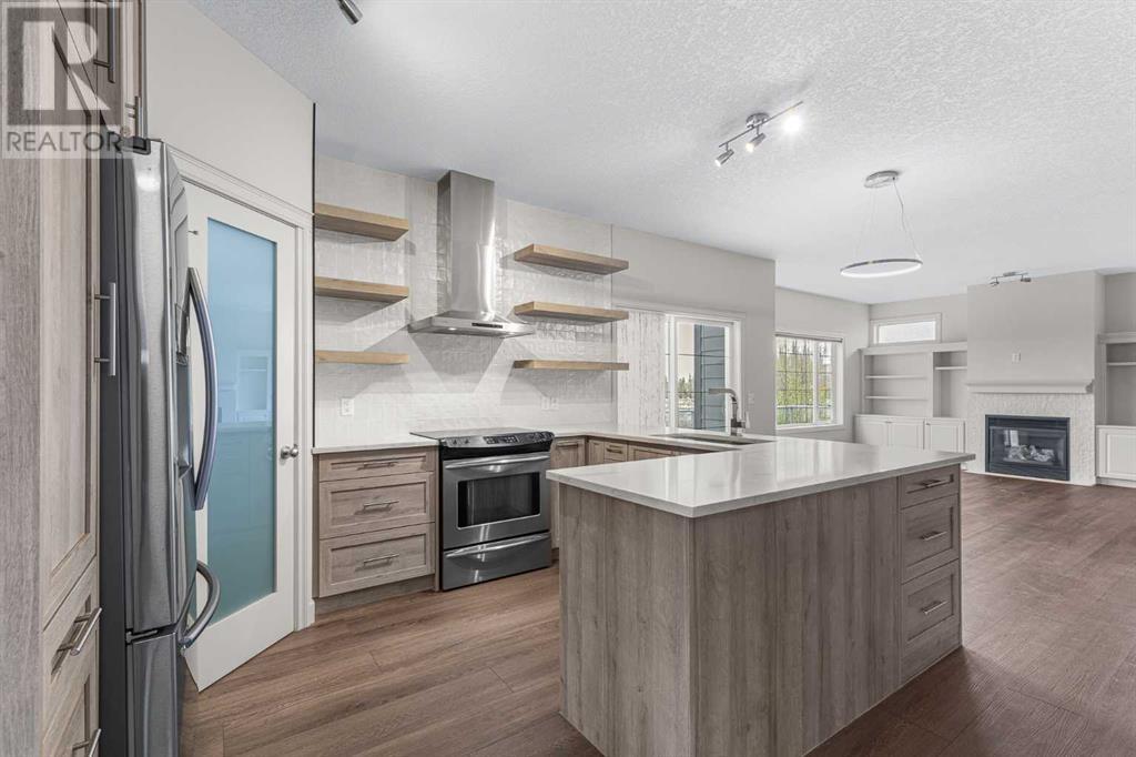 Single Family House Bungalow for Sale in  Royal Highland Court NW Royal Oak Calgary 