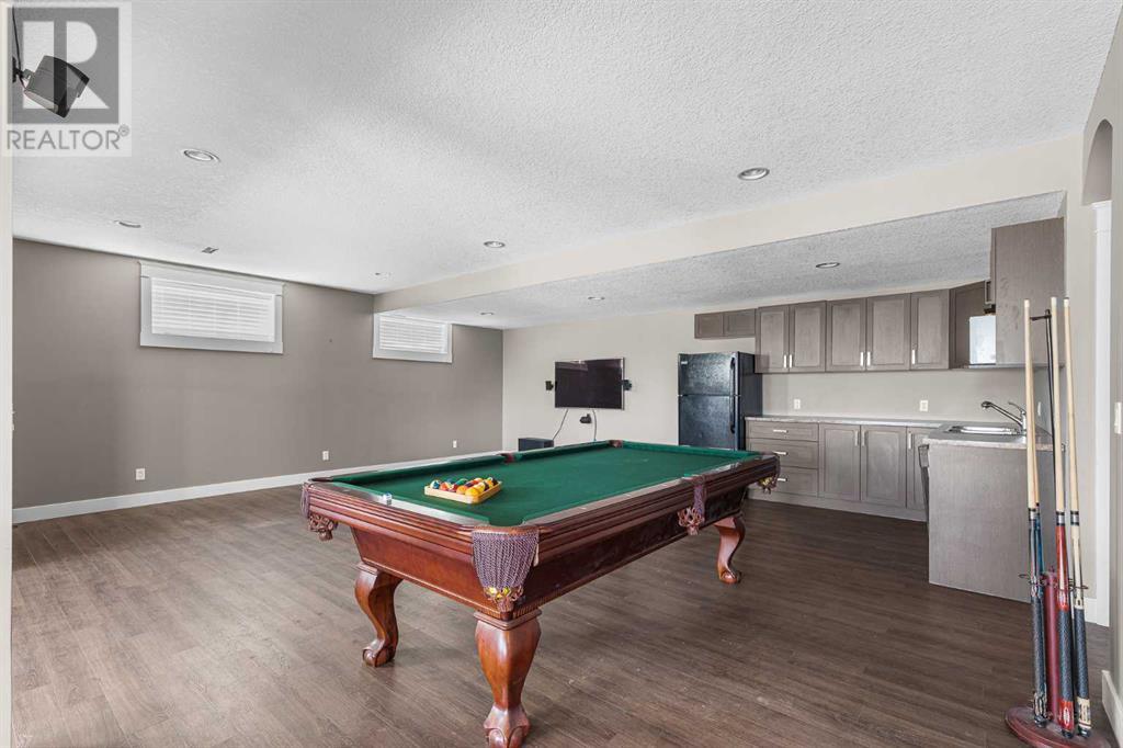Single Family House Bungalow for Sale in  Royal Highland Court NW Royal Oak Calgary 