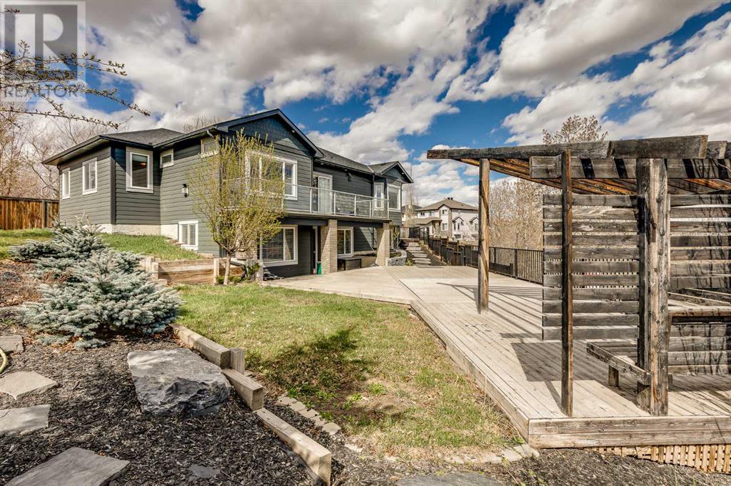 Single Family House Bungalow for Sale in  Royal Highland Court NW Royal Oak Calgary 