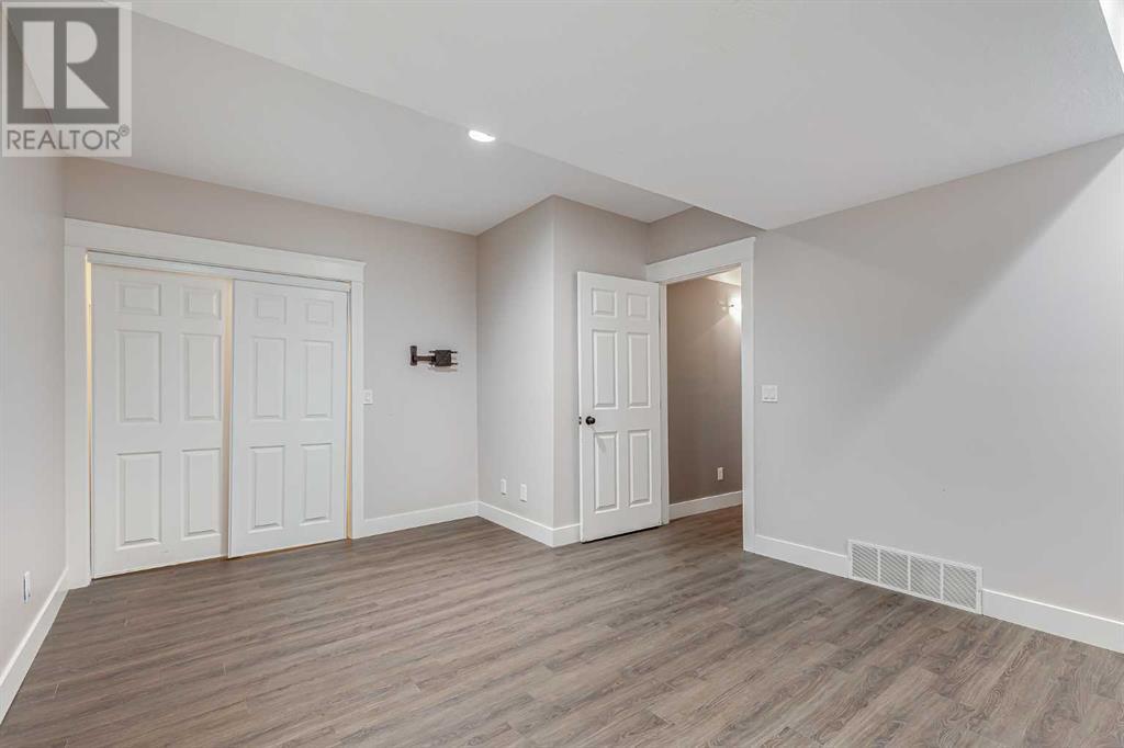 Single Family House Bungalow for Sale in  Royal Highland Court NW Royal Oak Calgary 