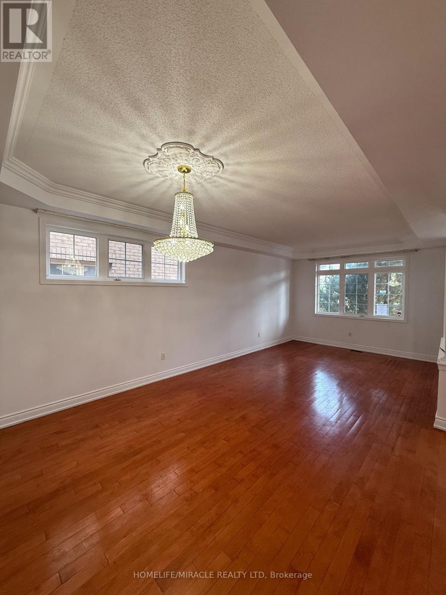 Photo 10 of 59 Oakford Drive, Markham ON