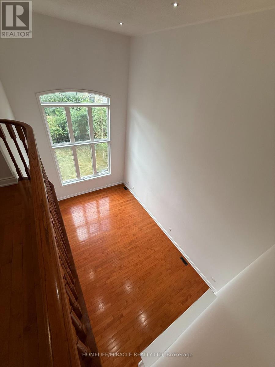 Photo 4 of 59 Oakford Drive, Markham ON