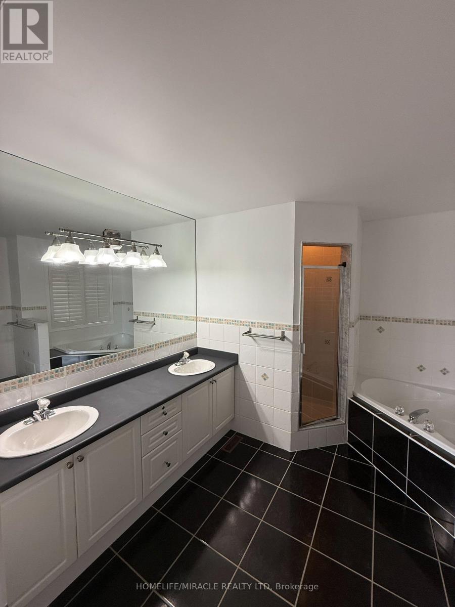 Photo 12 of 59 Oakford Drive, Markham ON