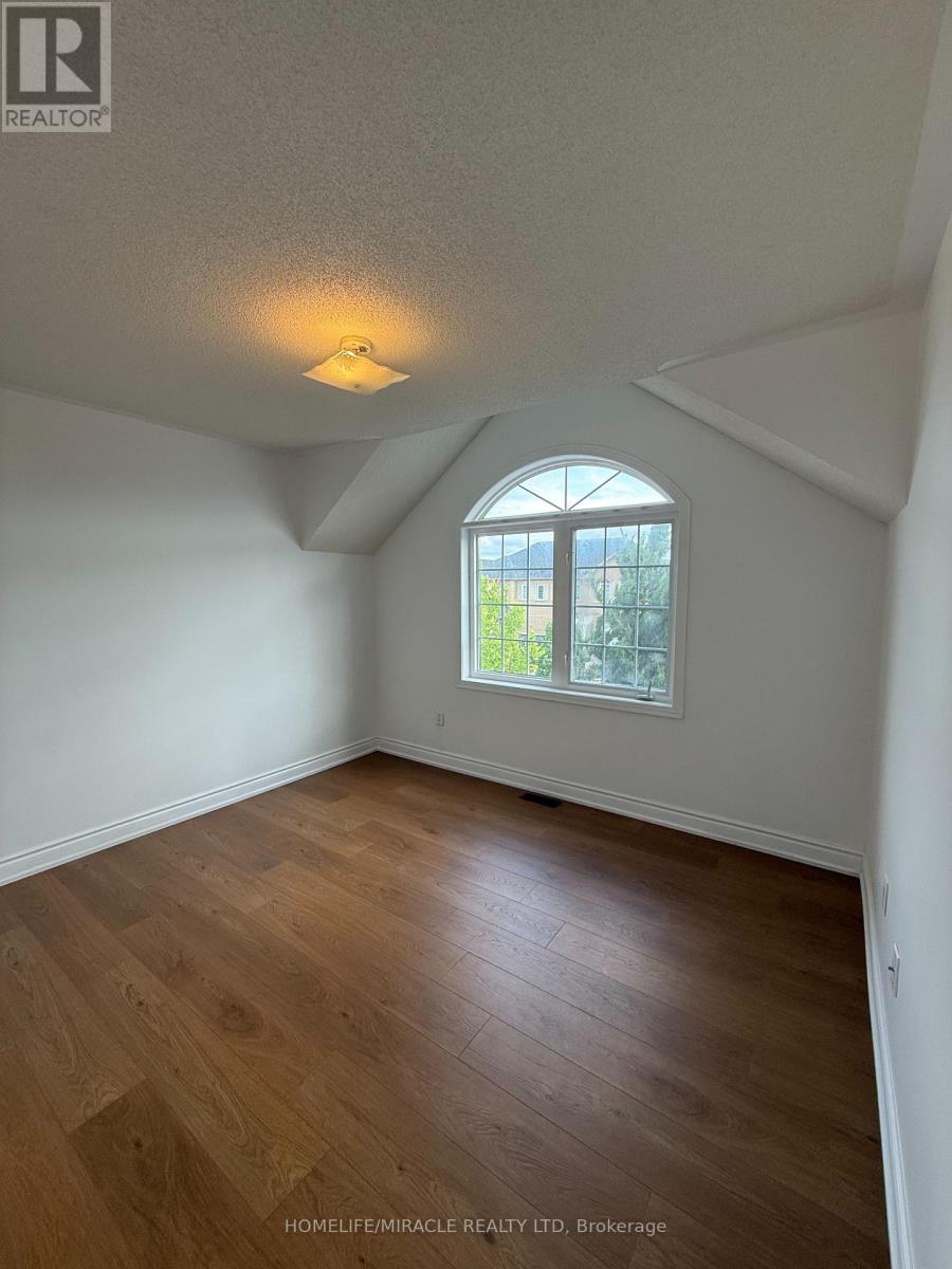 Photo 2 of 59 Oakford Drive, Markham ON