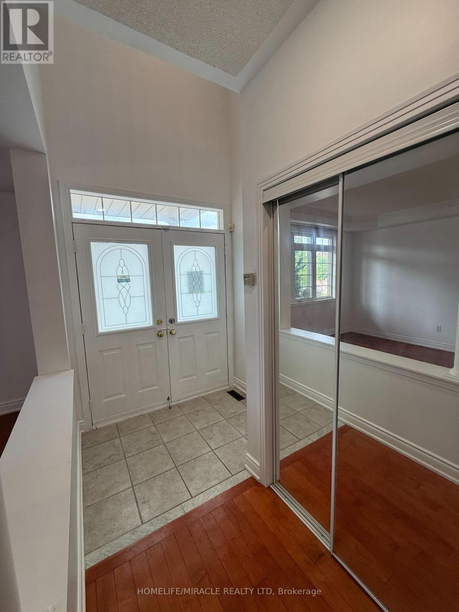 Photo 11 of 59 Oakford Drive, Markham ON