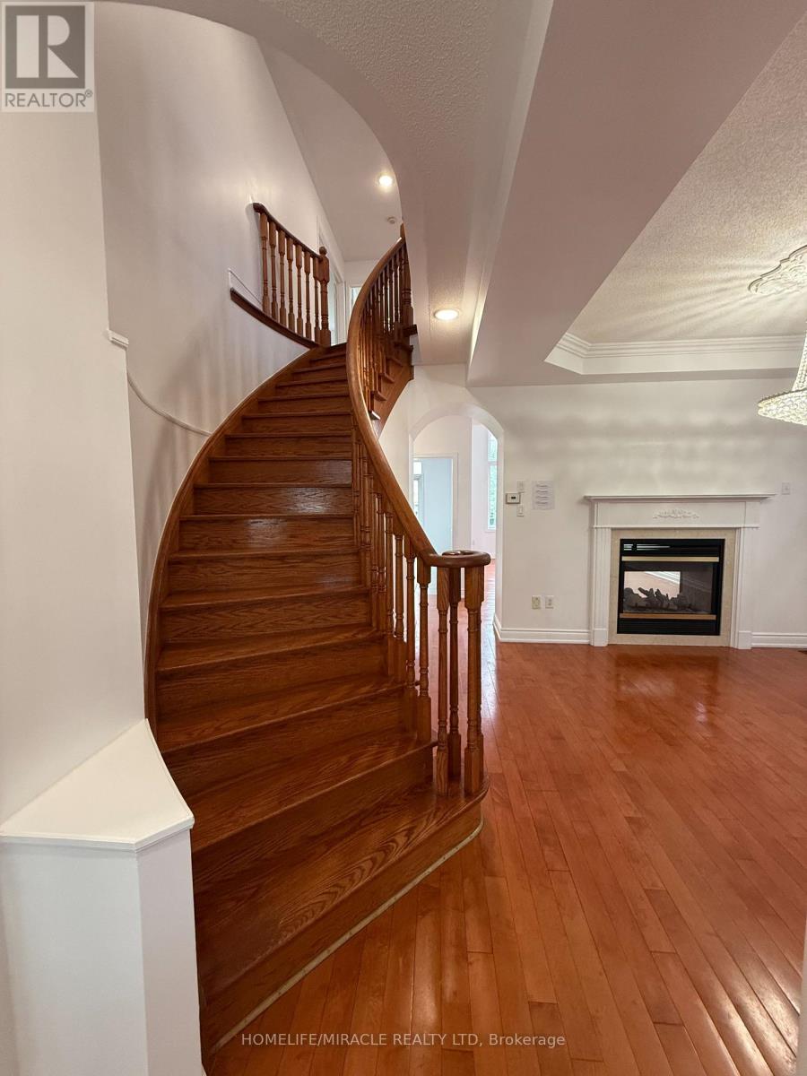 Photo 7 of 59 Oakford Drive, Markham ON