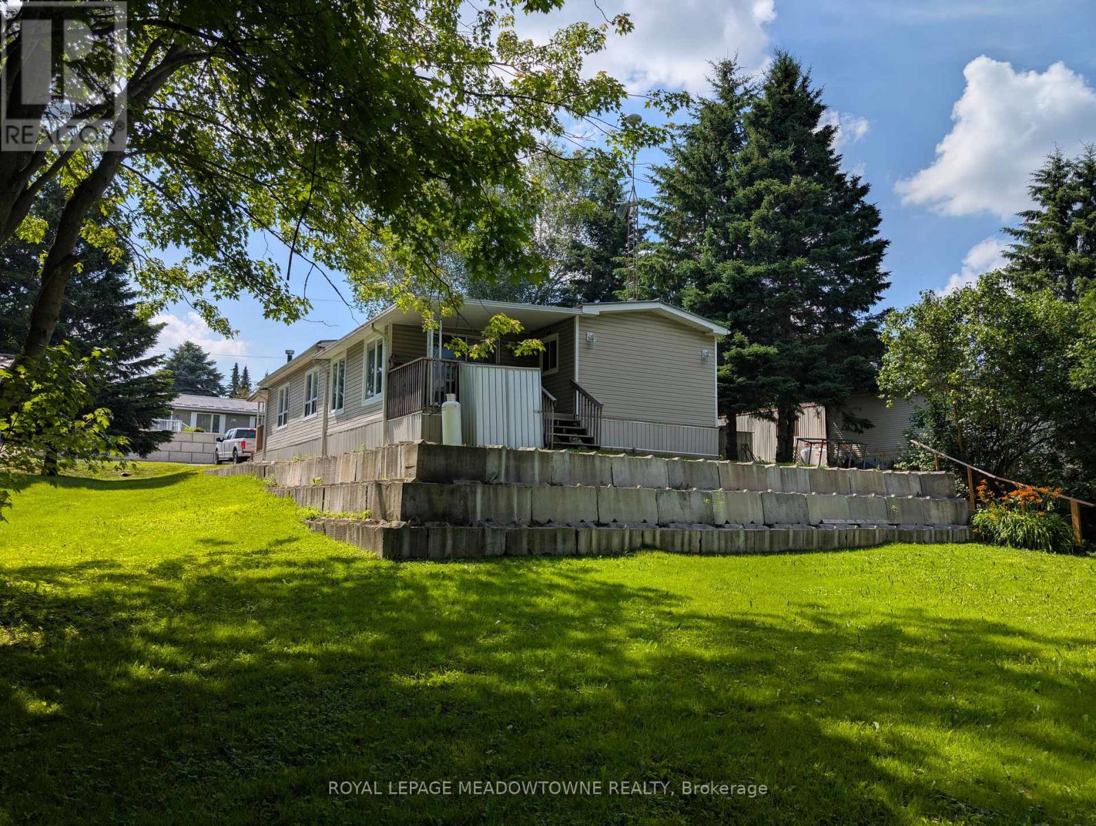 Photo 24 of 8 Grand Vista Drive, Wellington North ON