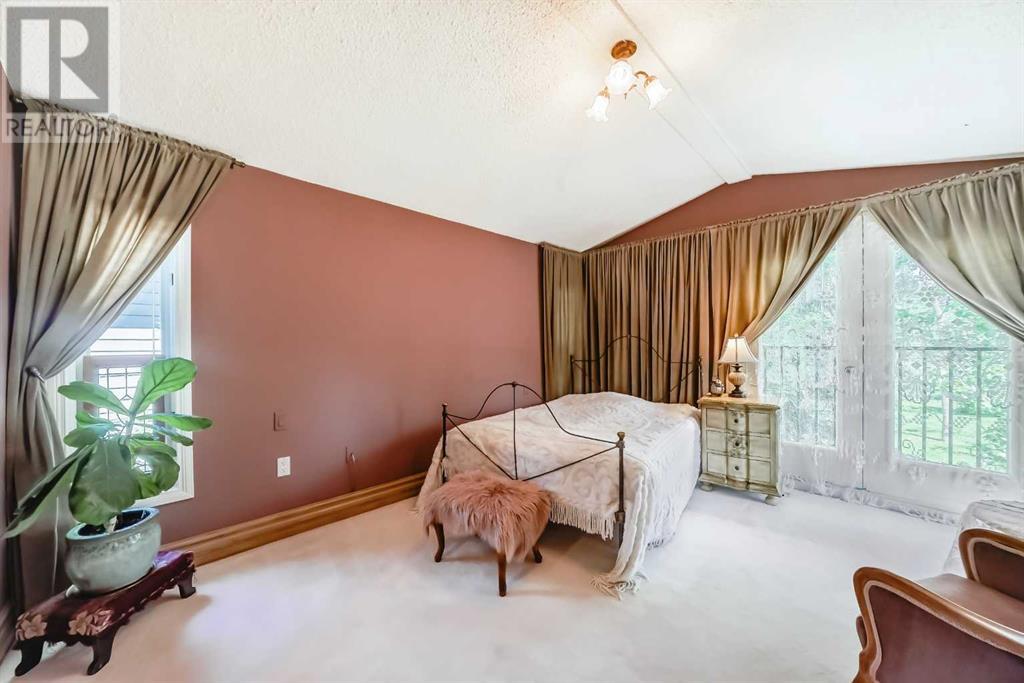 Single Family House for Sale in   Avenue SW Canyon Meadows Calgary 