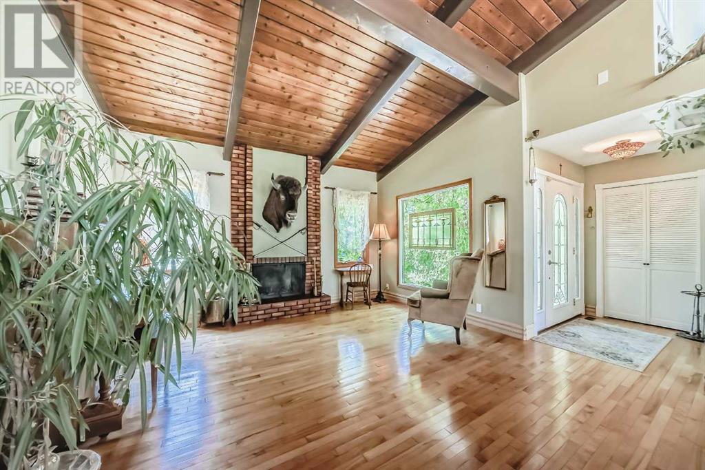 Single Family House for Sale in   Avenue SW Canyon Meadows Calgary 