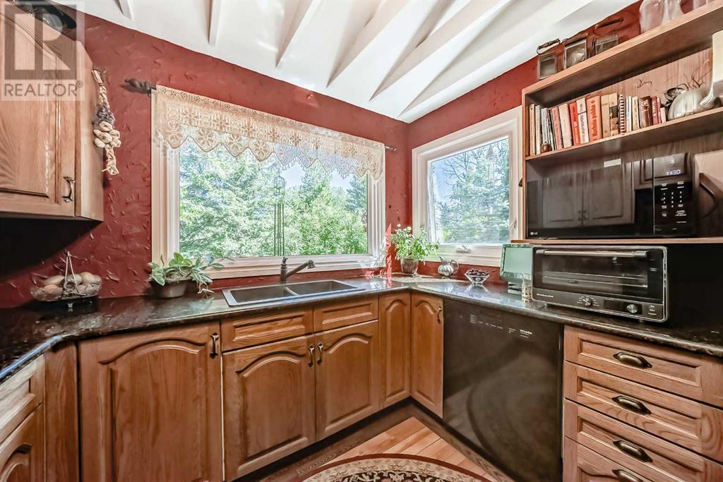 Single Family House for Sale in   Avenue SW Canyon Meadows Calgary 