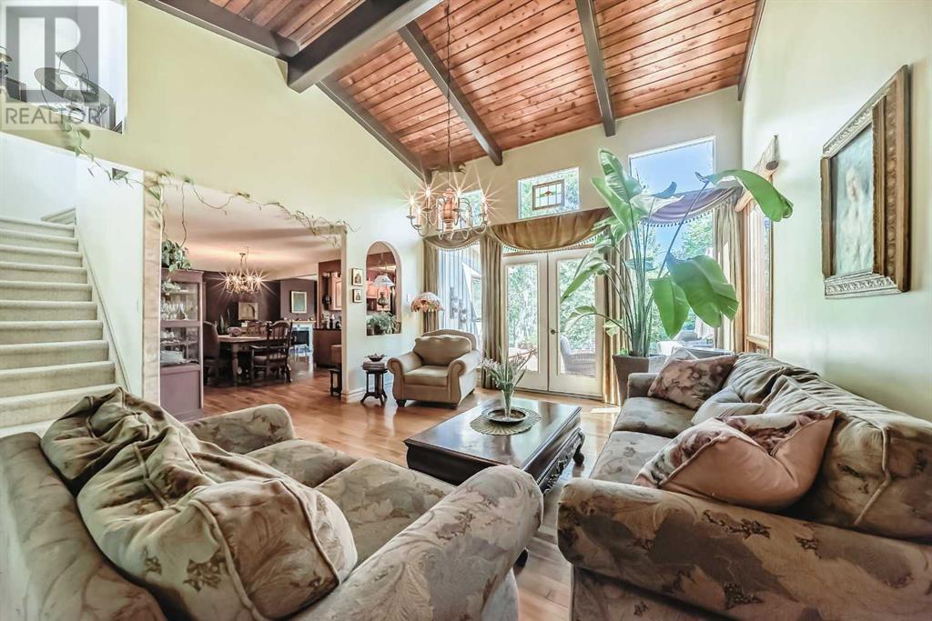 Single Family House for Sale in   Avenue SW Canyon Meadows Calgary 