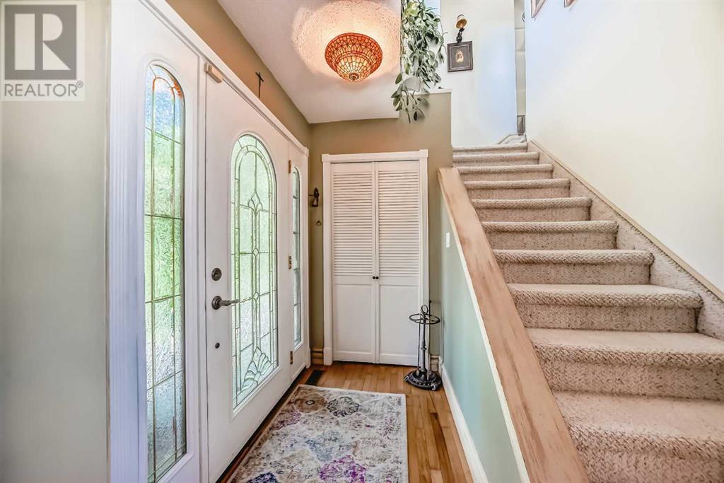 Single Family House for Sale in   Avenue SW Canyon Meadows Calgary 