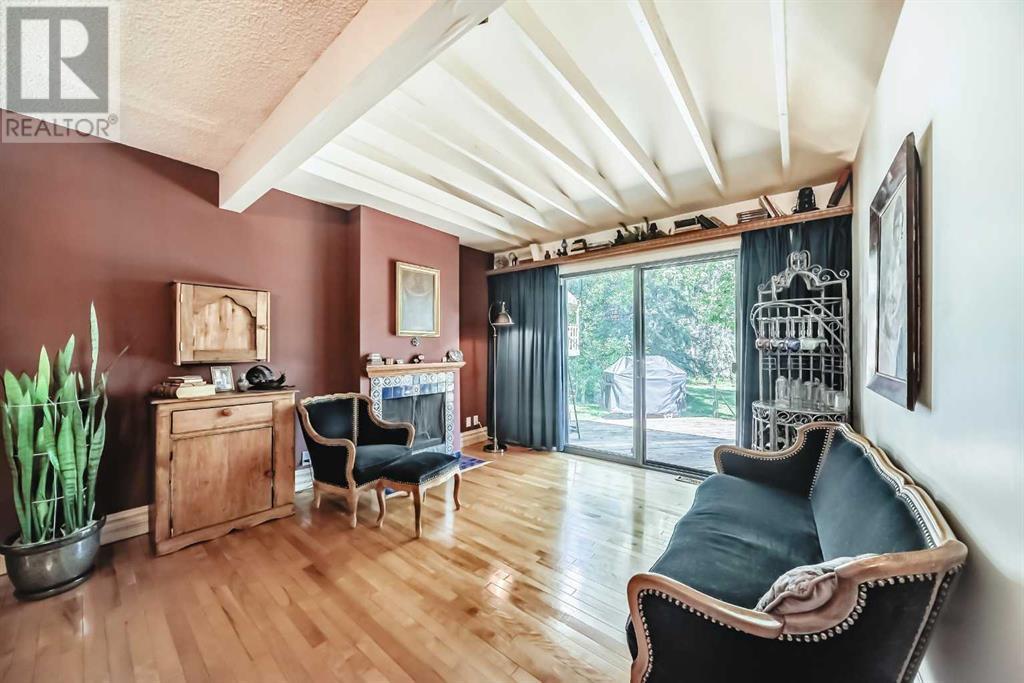 Single Family House for Sale in   Avenue SW Canyon Meadows Calgary 