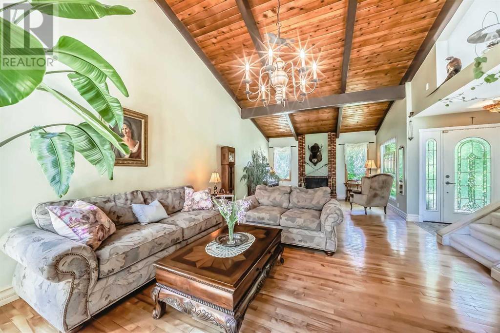 Single Family House for Sale in   Avenue SW Canyon Meadows Calgary 