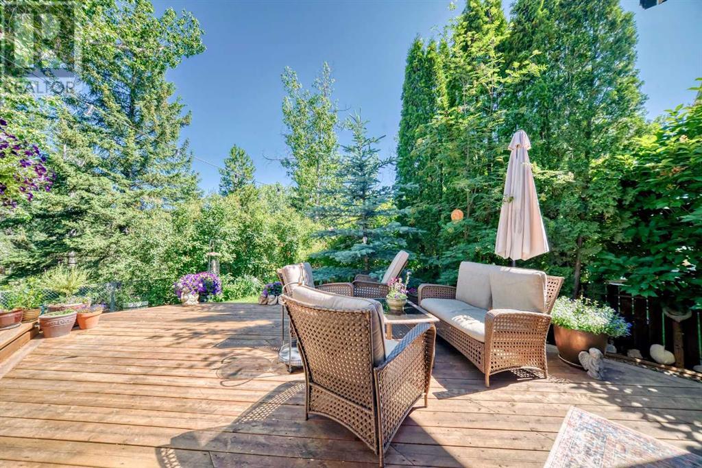 Single Family House for Sale in   Avenue SW Canyon Meadows Calgary 