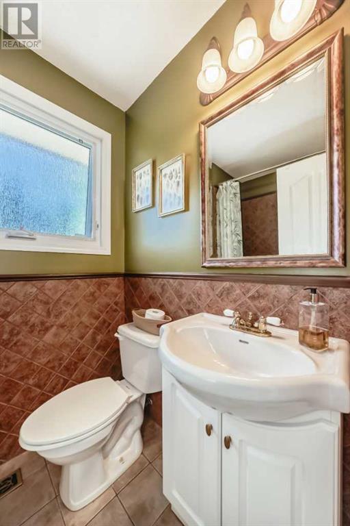 Single Family House for Sale in   Avenue SW Canyon Meadows Calgary 