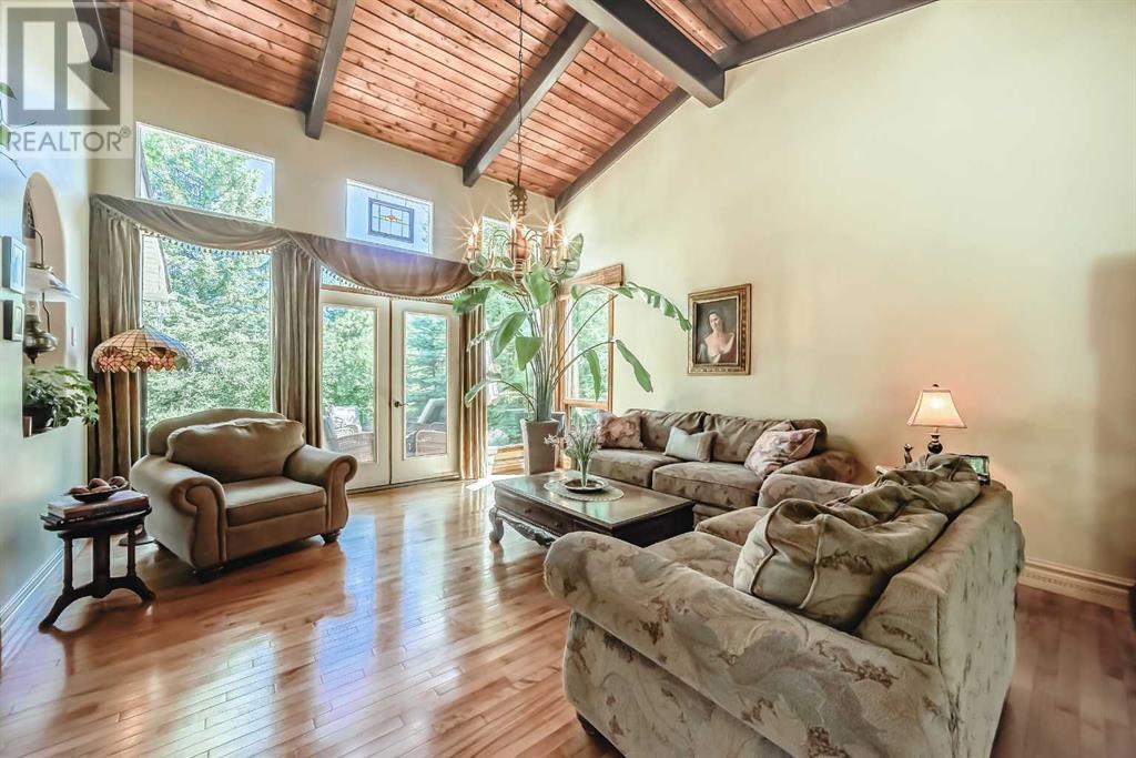 Single Family House for Sale in   Avenue SW Canyon Meadows Calgary 