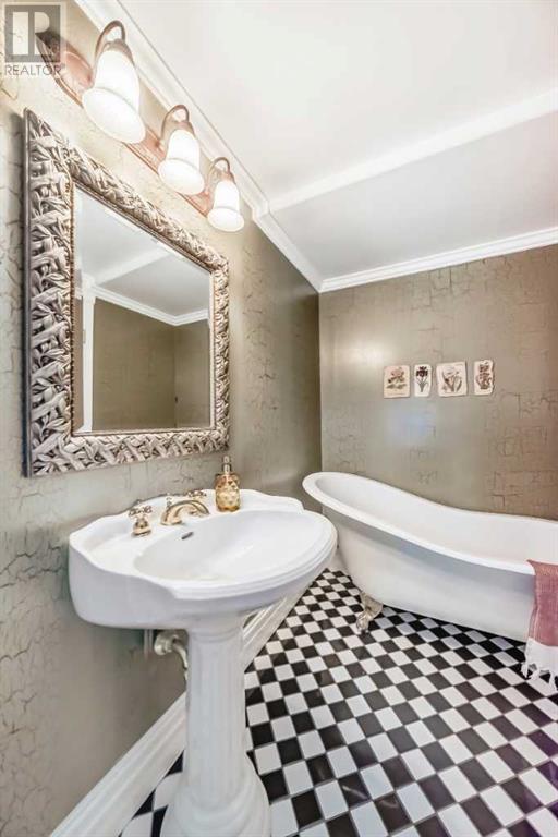 Single Family House for Sale in   Avenue SW Canyon Meadows Calgary 
