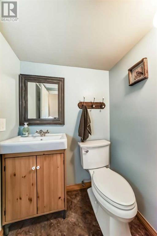 Single Family House for Sale in   Avenue SW Canyon Meadows Calgary 