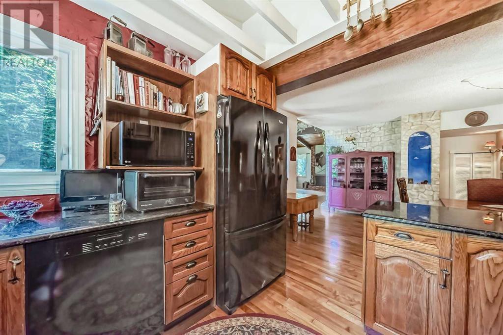 Single Family House for Sale in   Avenue SW Canyon Meadows Calgary 