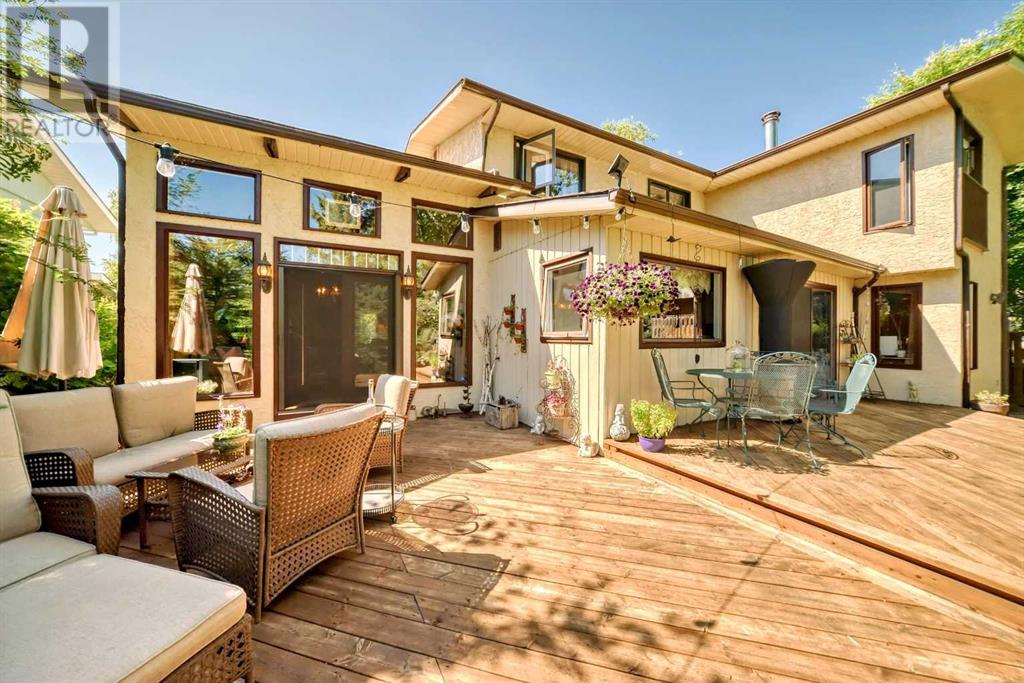 Single Family House for Sale in   Avenue SW Canyon Meadows Calgary 