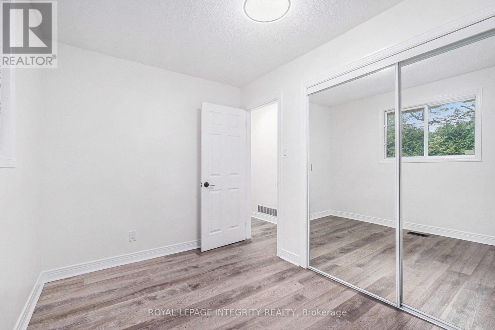 Photo 6 of 20 Newhaven Street, Ottawa ON