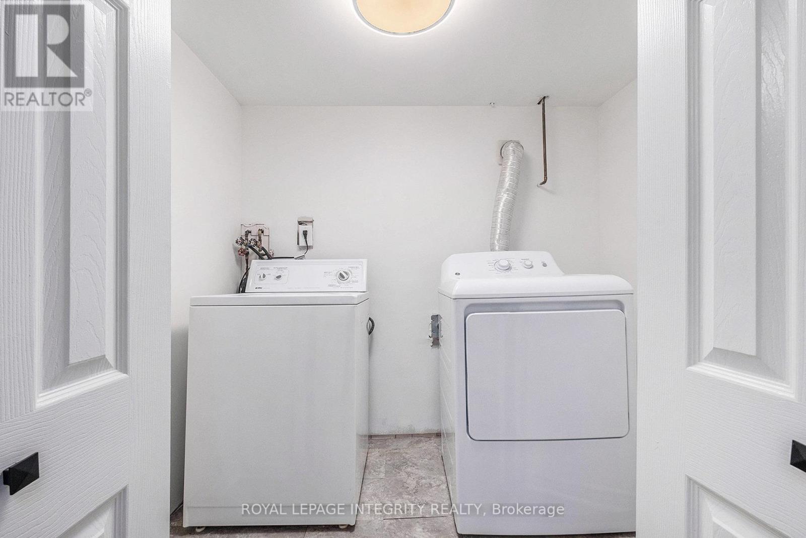 Photo 17 of 20 Newhaven Street, Ottawa ON
