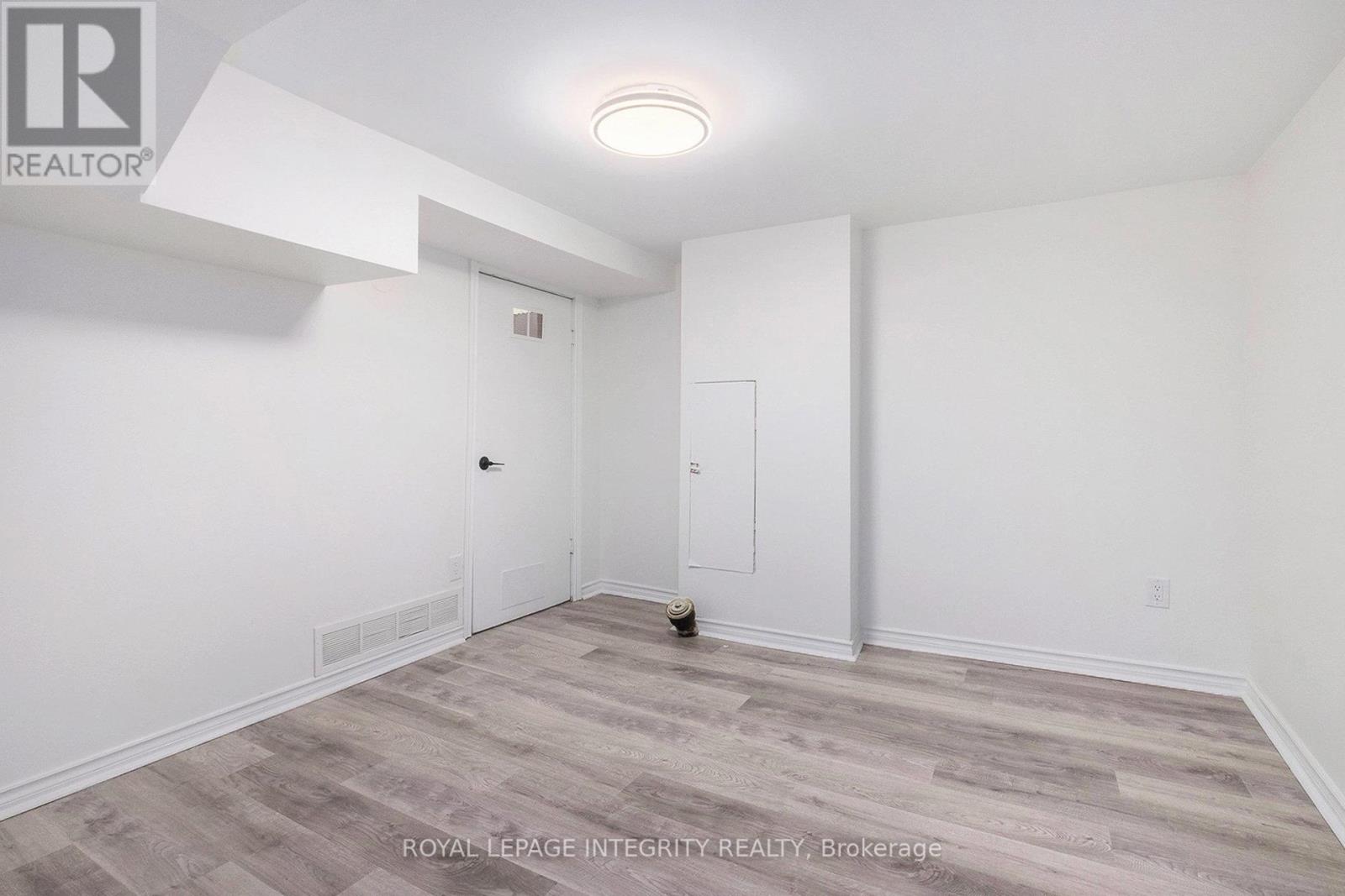 Photo 1 of 20 Newhaven Street, Ottawa ON
