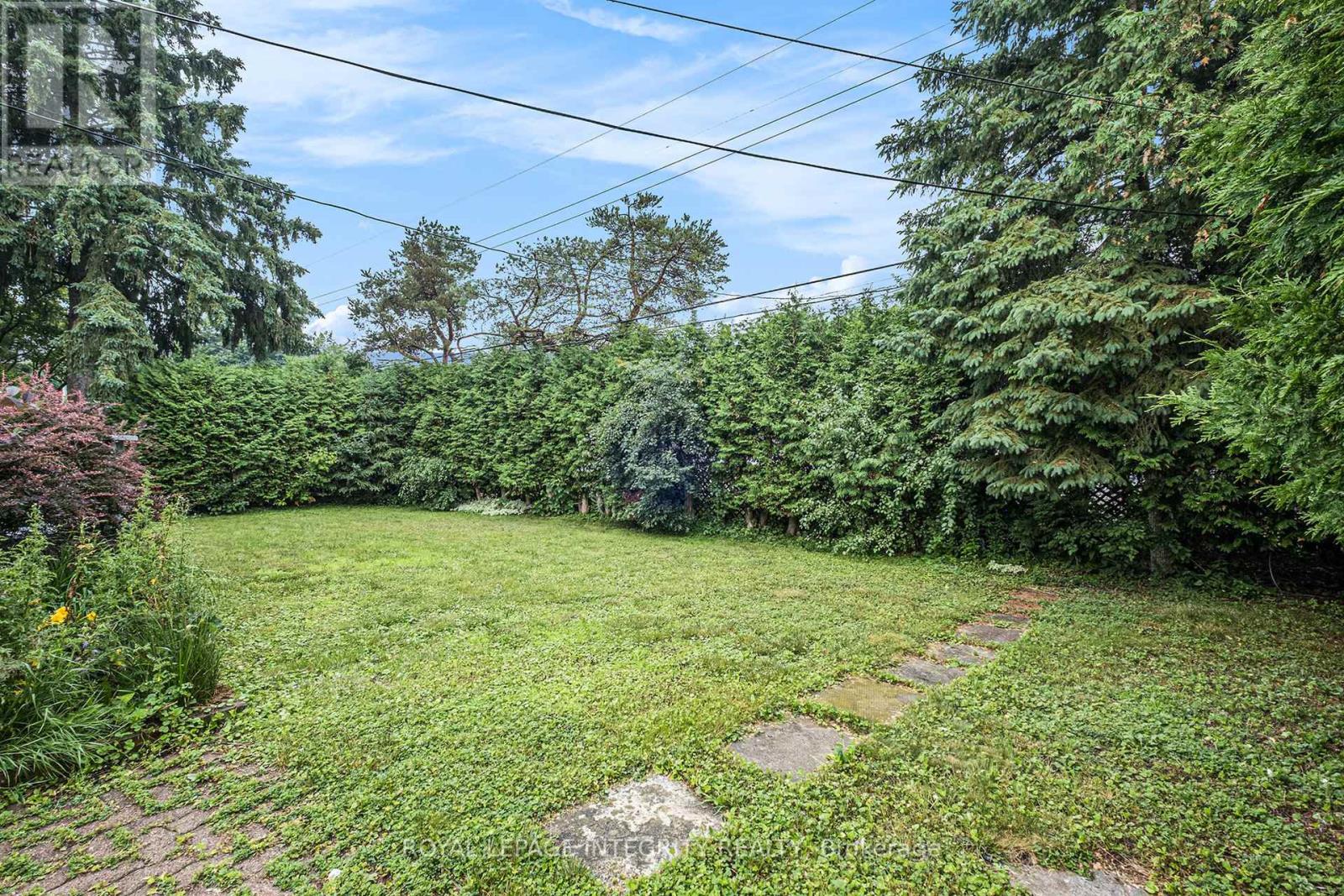 Photo 16 of 20 Newhaven Street, Ottawa ON