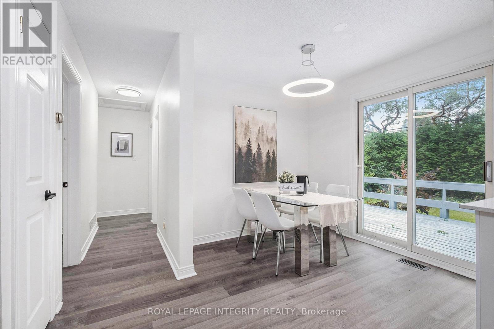 Photo 12 of 20 Newhaven Street, Ottawa ON
