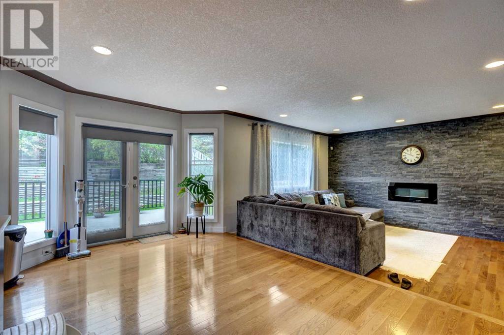 Single Family House for Sale in  Sidon Crescent SW Signal Hill Calgary 