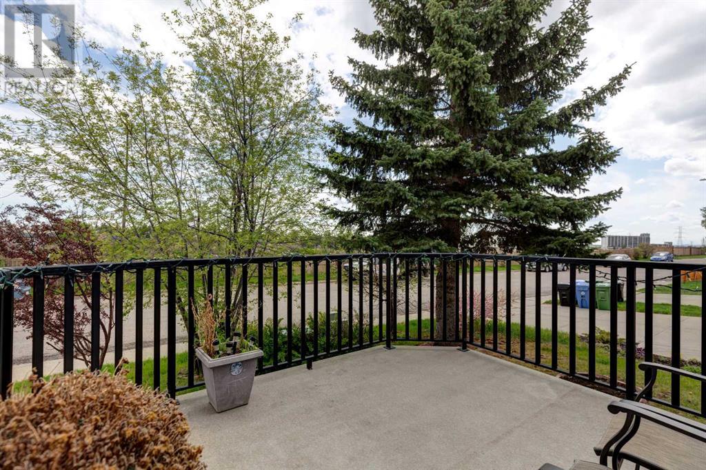 Single Family House for Sale in  Sidon Crescent SW Signal Hill Calgary 