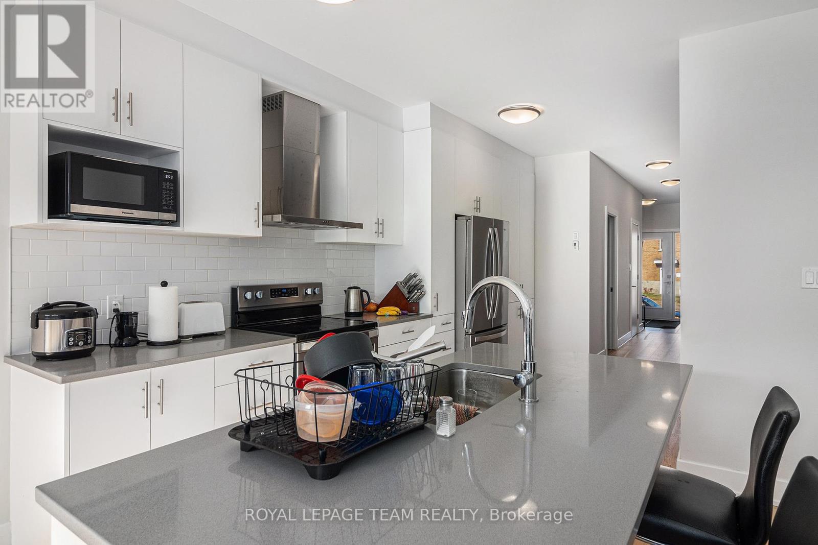 Photo 30 of 1400 Mayview Avenue, Ottawa ON