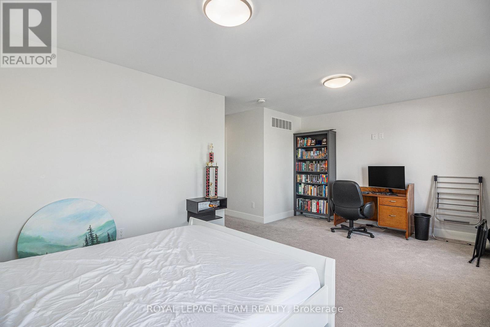Photo 32 of 1400 Mayview Avenue, Ottawa ON