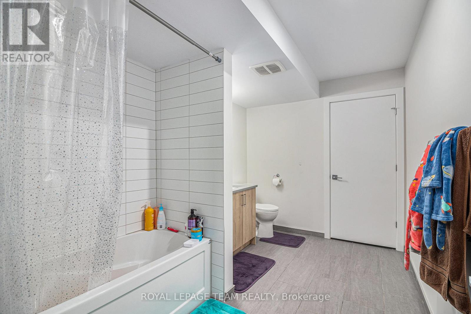 Photo 18 of 1400 Mayview Avenue, Ottawa ON