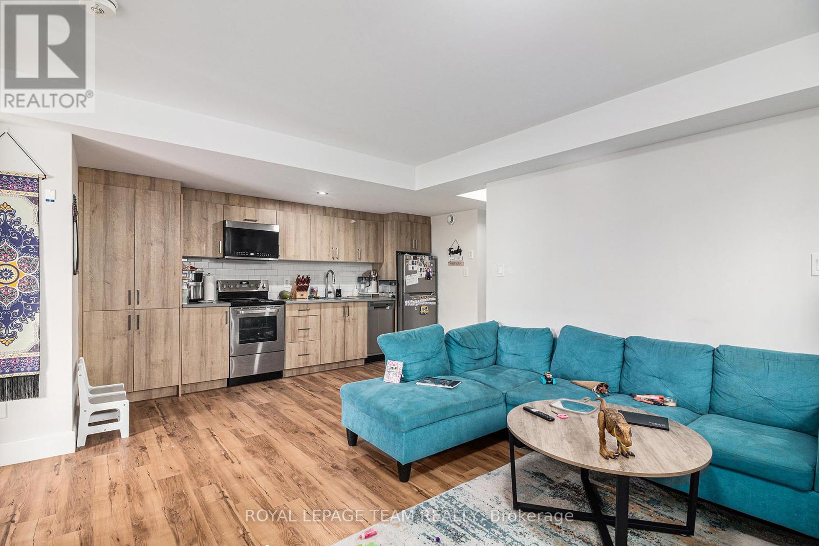 Photo 3 of 1400 Mayview Avenue, Ottawa ON