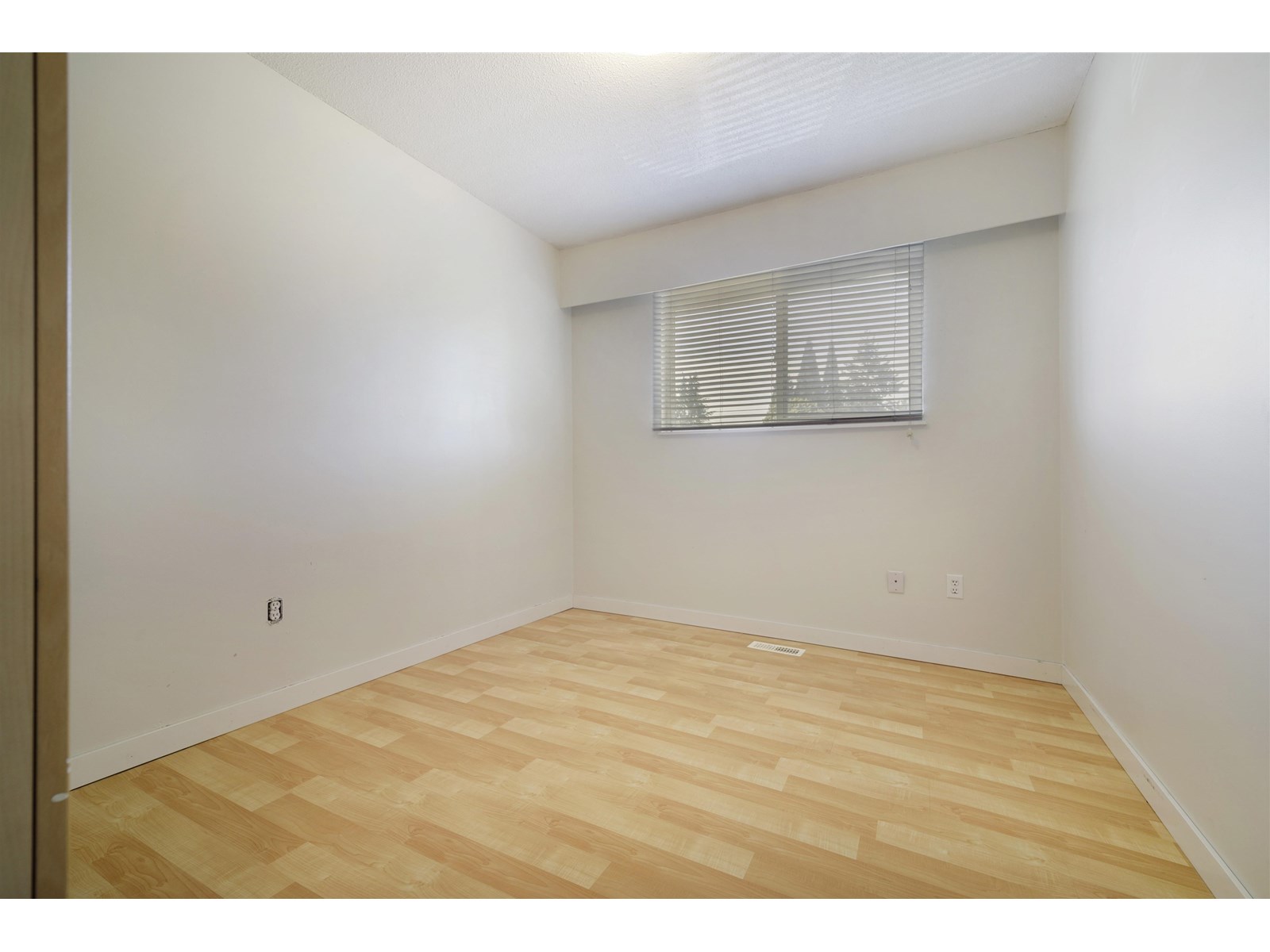 Photo 17 of 11825 N Cowley Drive, Delta BC