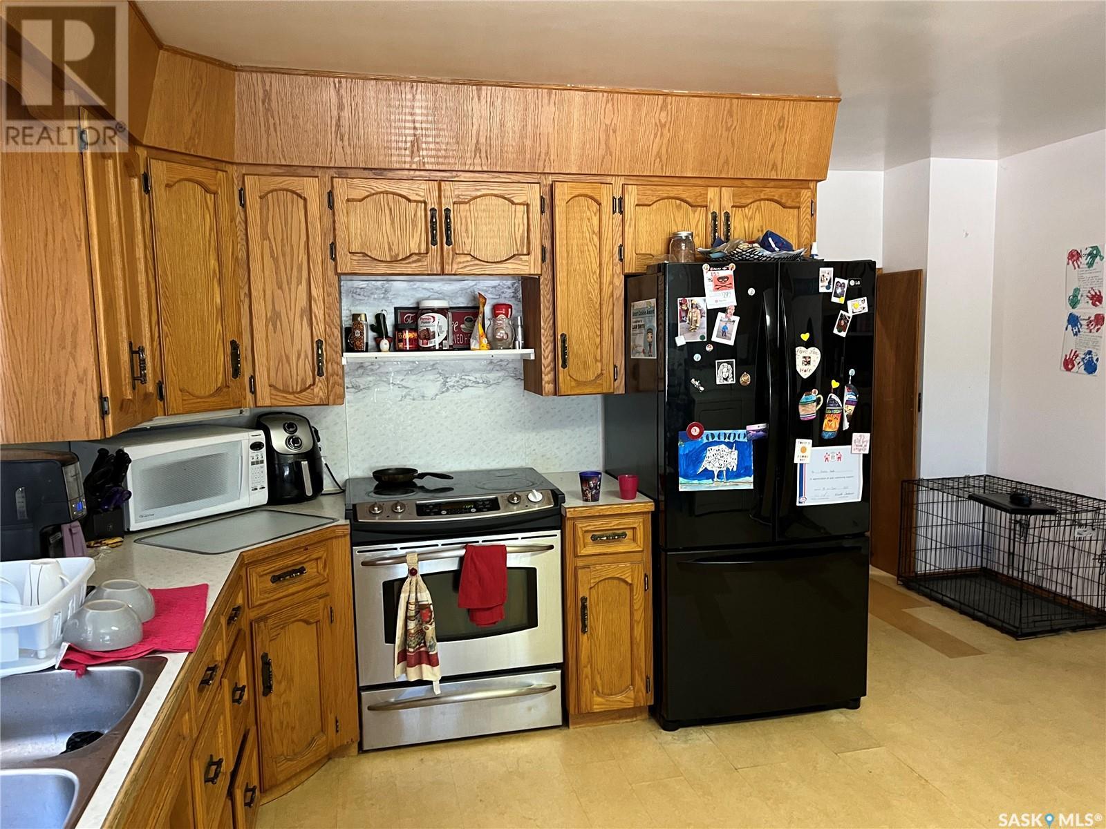 112 2ND AVENUE W - 6