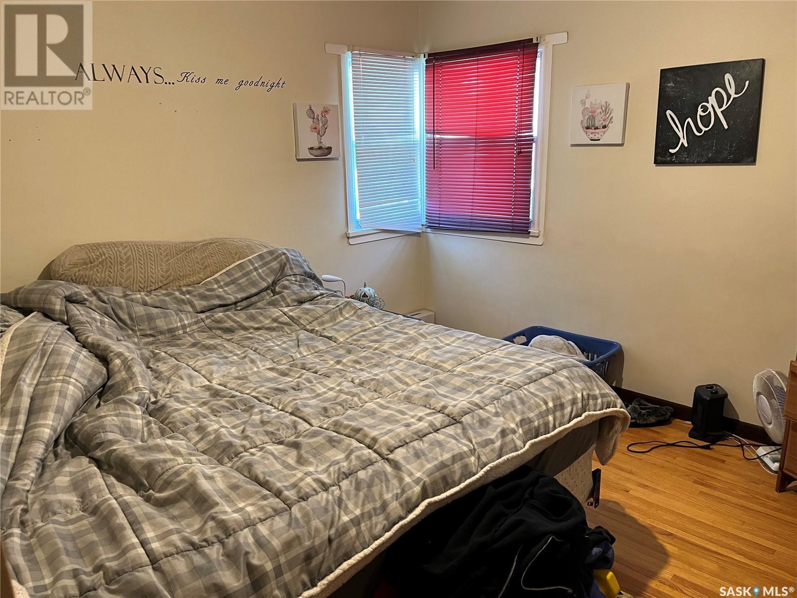 112 2ND AVENUE W - 7