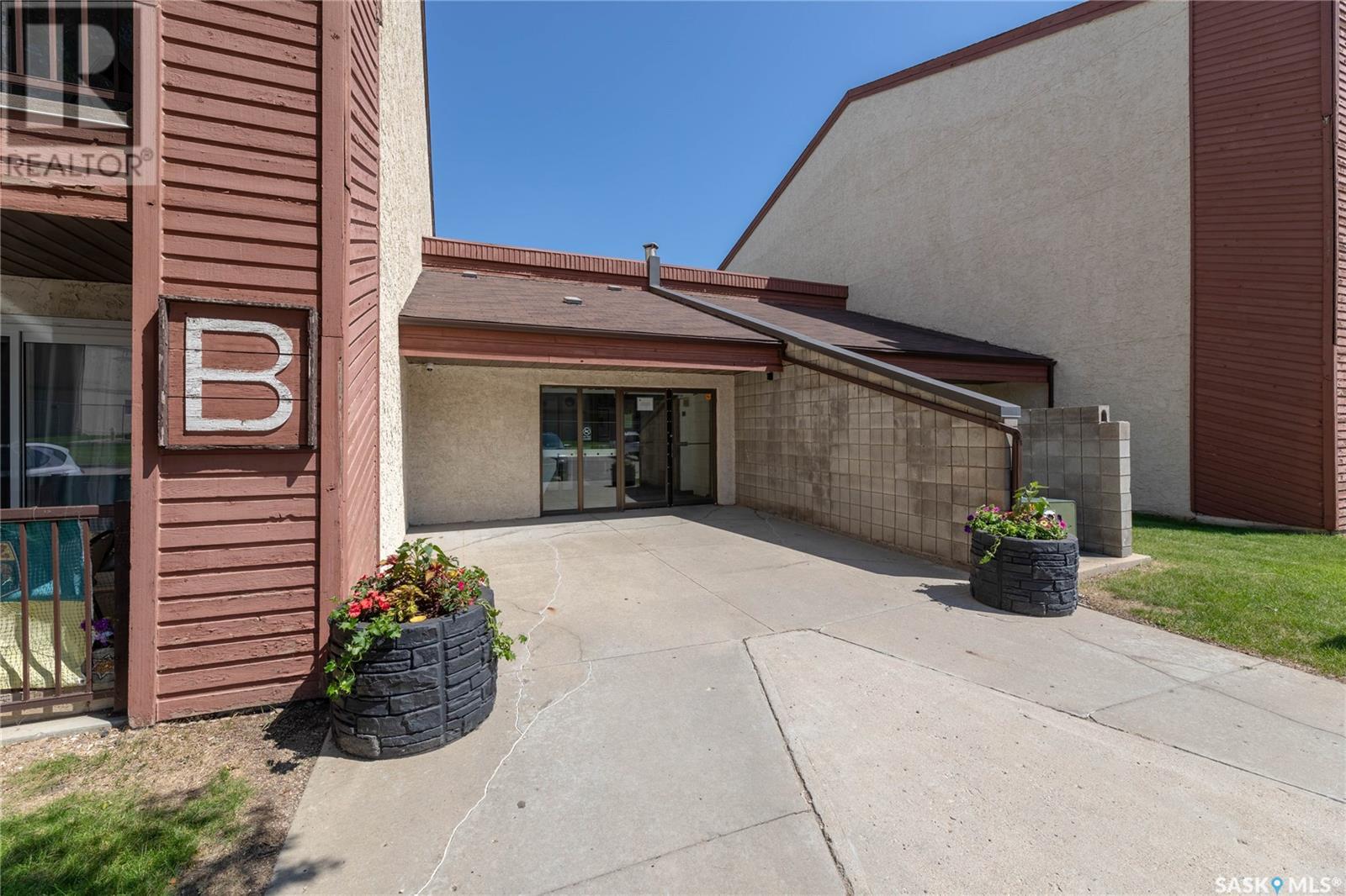 Single Family House Low rise for Sale in B  th STREET E Saskatoon 