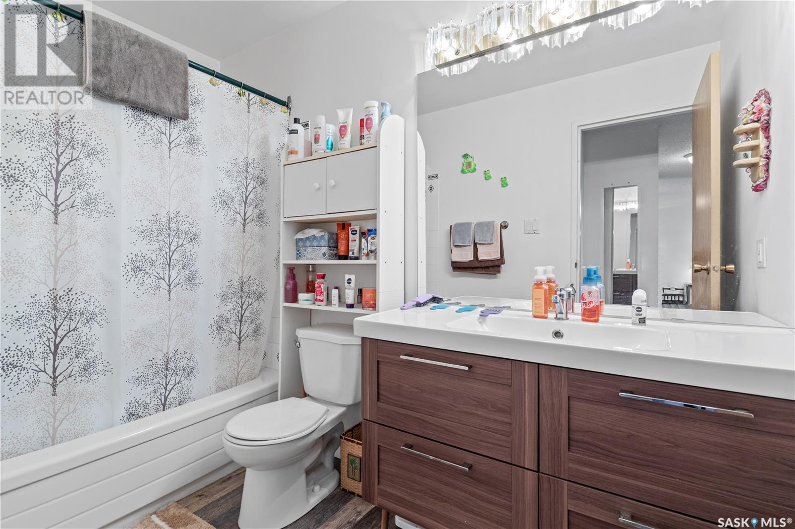 Single Family House Low rise for Sale in B  th STREET E Saskatoon 