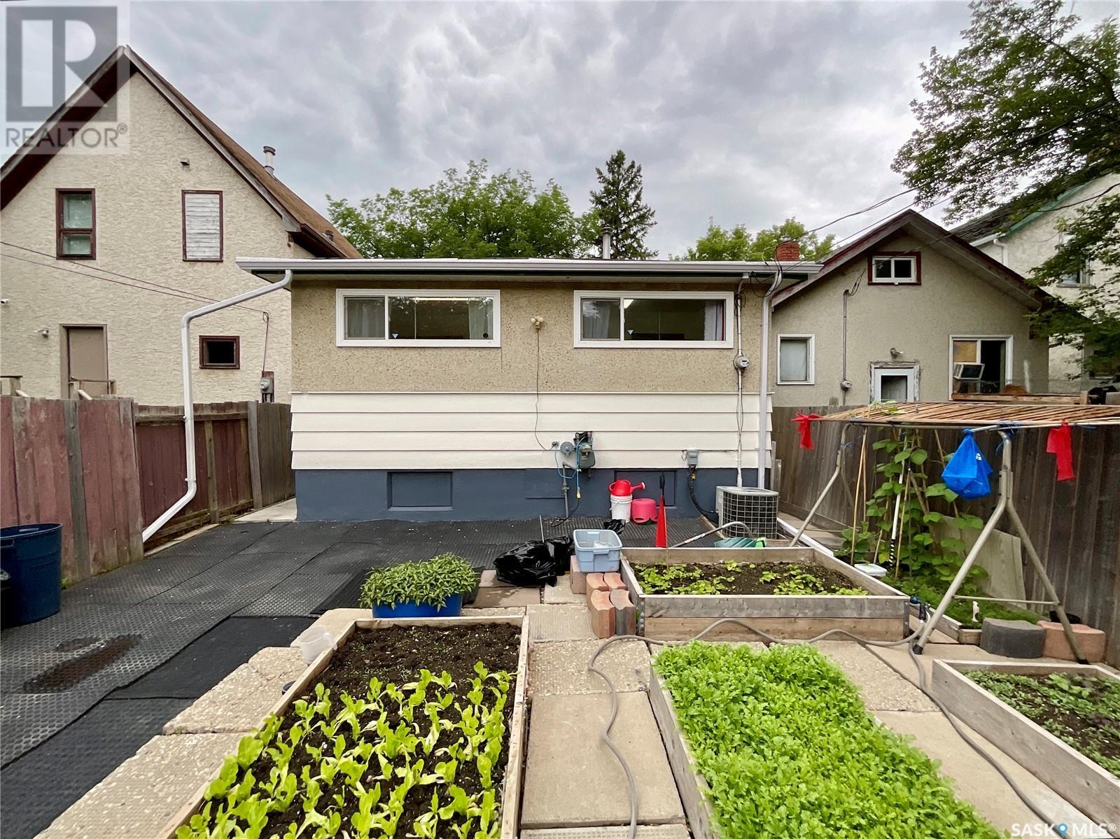 Photo 21 of 1327 Athol Street, Regina SK