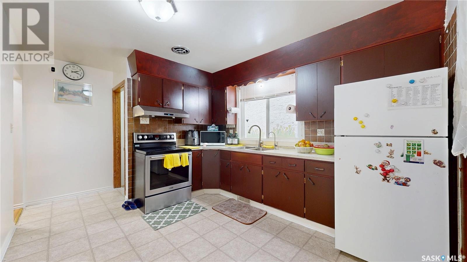 Photo 37 of 1327 Athol Street, Regina SK