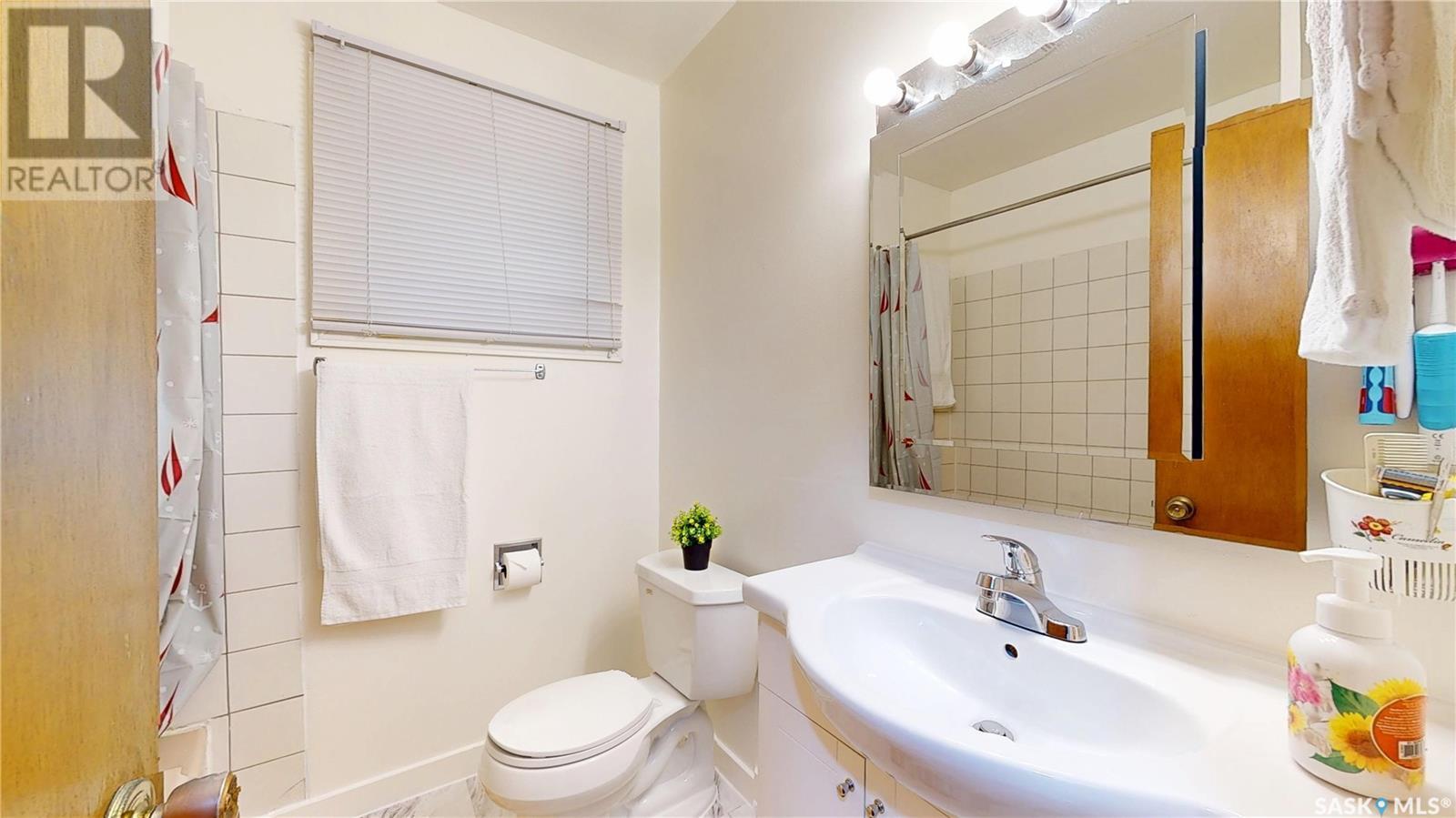 Photo 30 of 1327 Athol Street, Regina SK