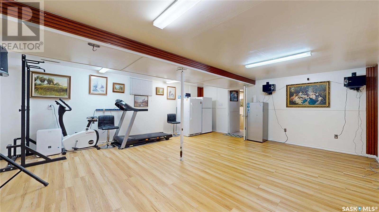 Photo 2 of 1327 Athol Street, Regina SK