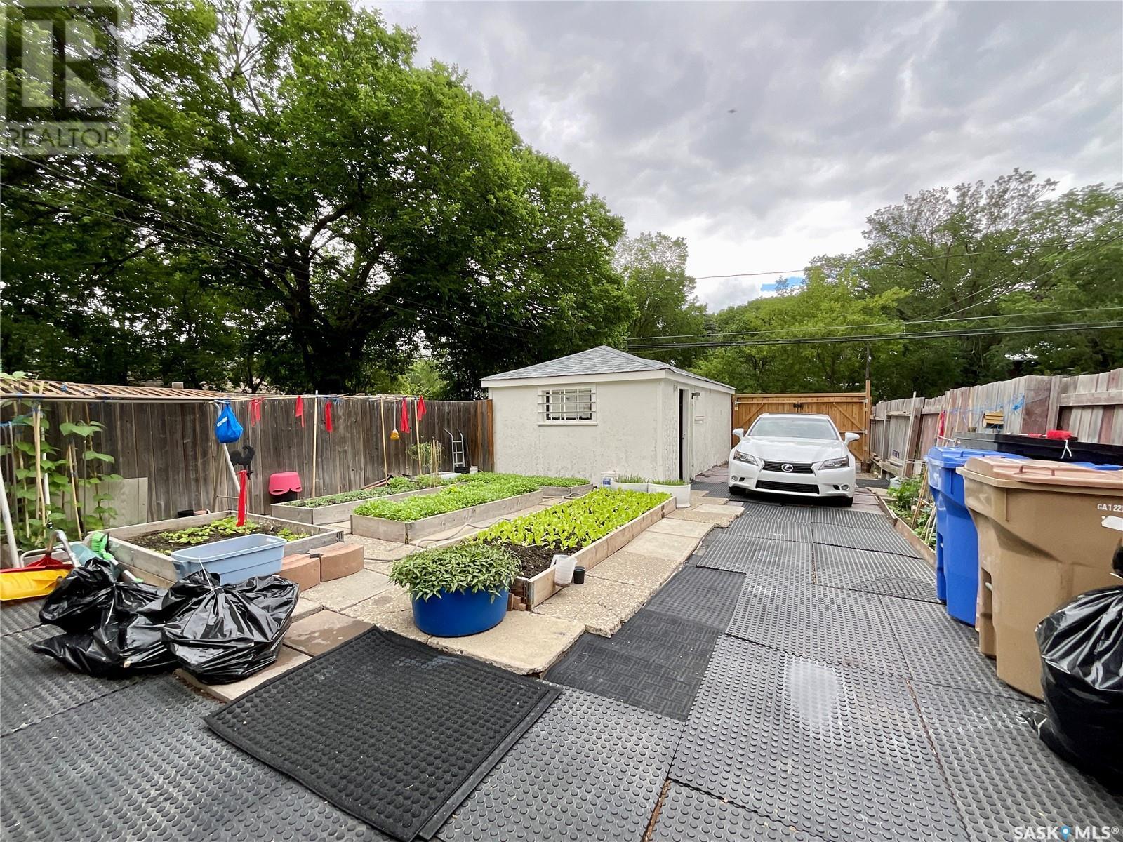 Photo 31 of 1327 Athol Street, Regina SK