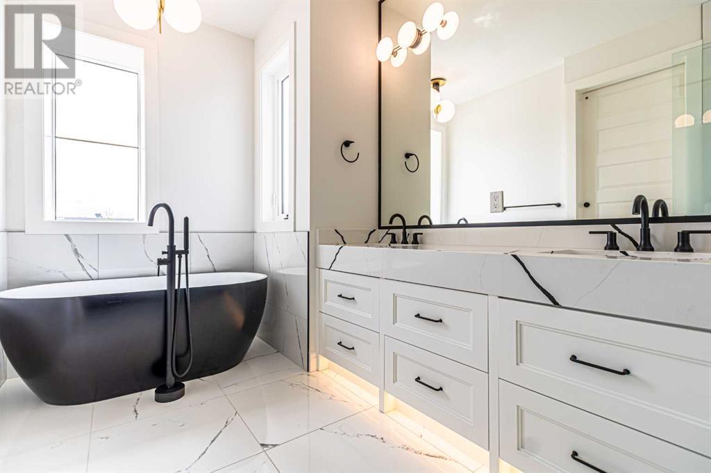 Single Family House for Sale in   Avenue SW Altadore Calgary 