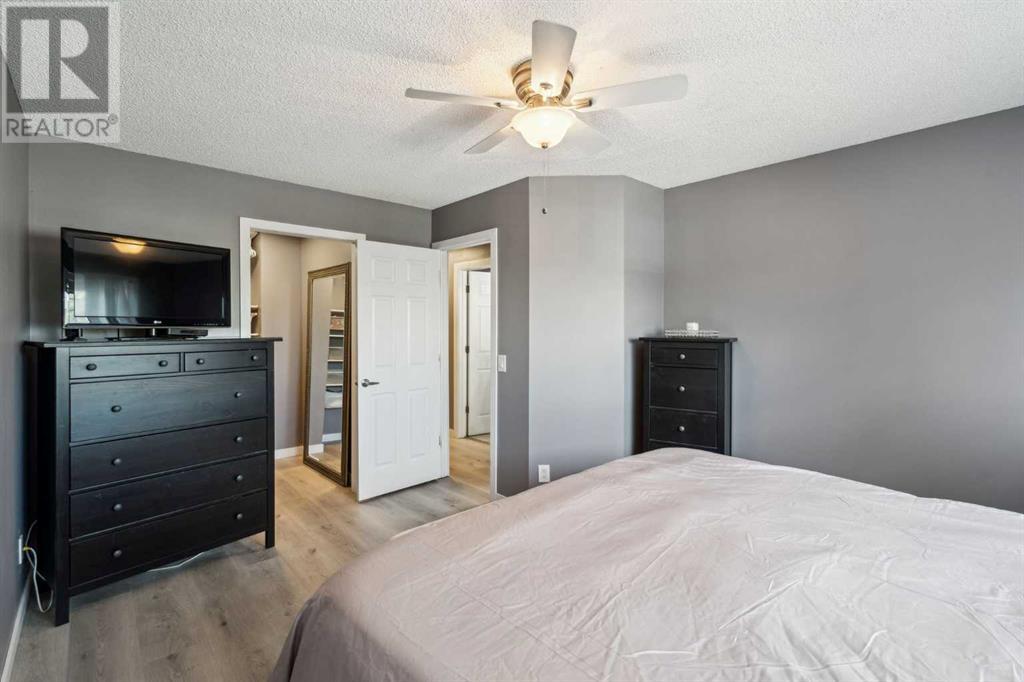 Single Family House for Sale in   Avenue SW Millrise Calgary 